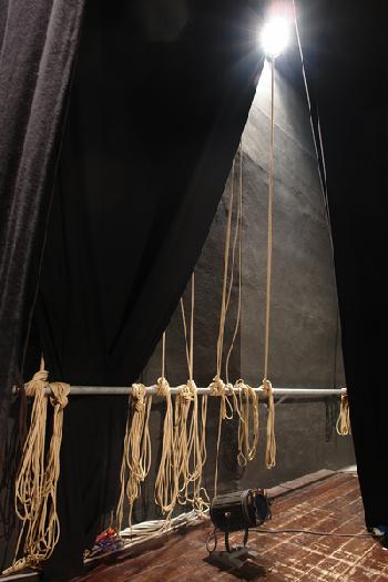 Scusi, posso esistere?