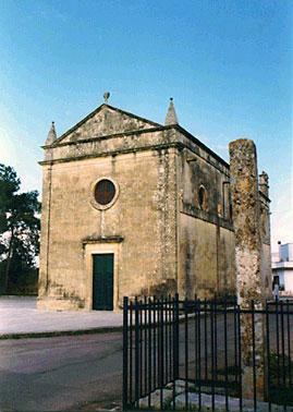 Menhir e cappella