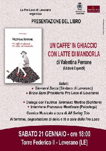 Un caffè in ghiaccio con latte di mandorla